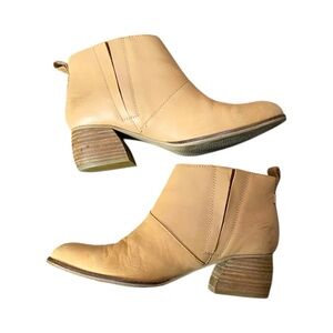 Toms Leilani Ankle Boots in Honey leather